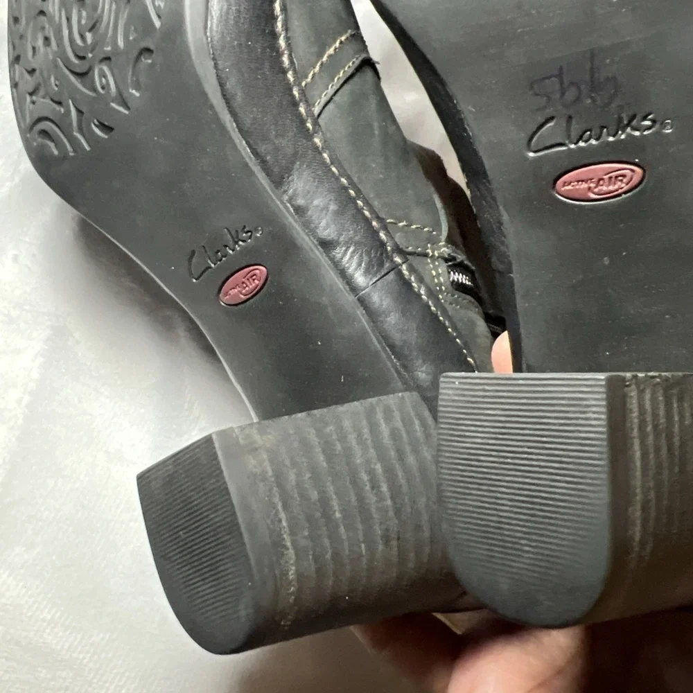Clarks‎ Artisan Black Nubuck 82775 Gallery Art Boots Woman Size 8